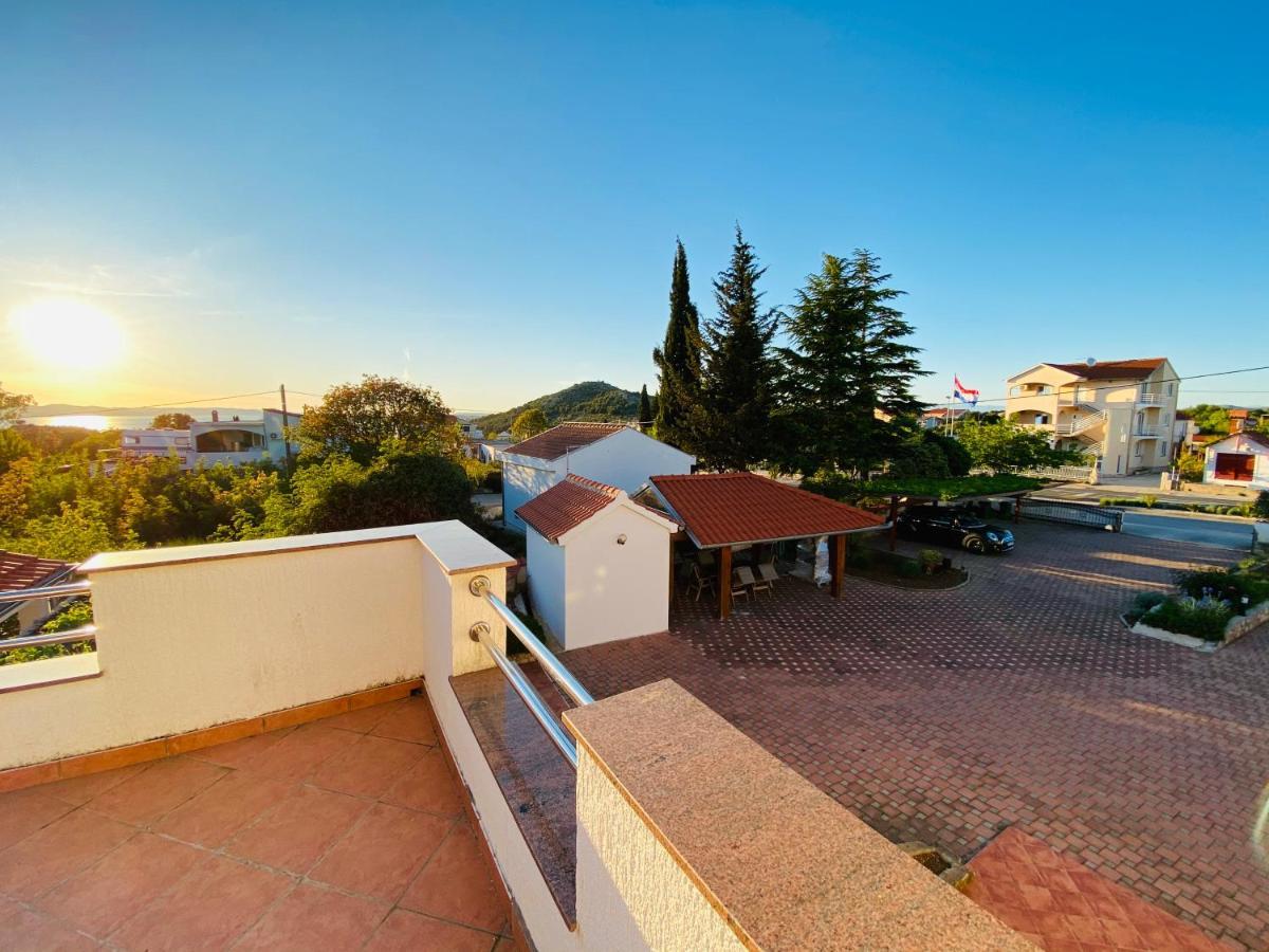 Apartmani Svemir Драге Экстерьер фото