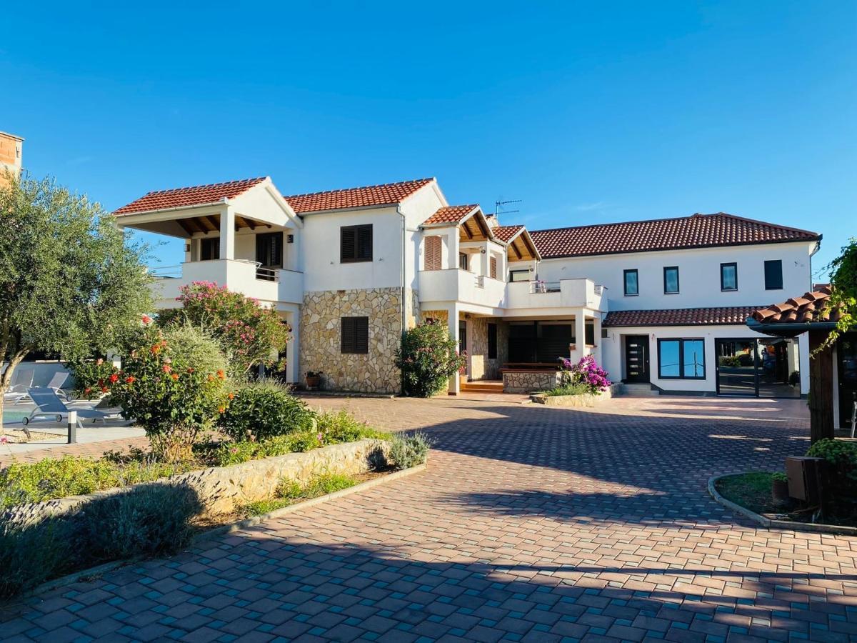 Apartmani Svemir Драге Экстерьер фото