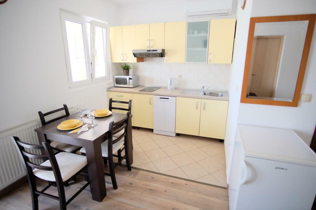 Apartmani Svemir Драге Экстерьер фото
